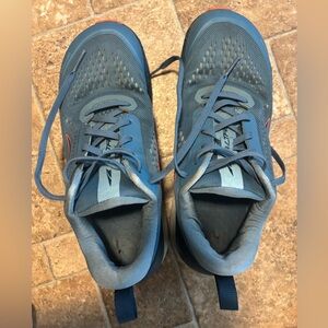 Altra Paradigm 5